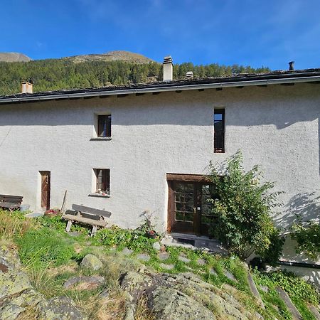 Bourg-Saint-Pierre : Le Cachet D'Antan Apartment Екстериор снимка