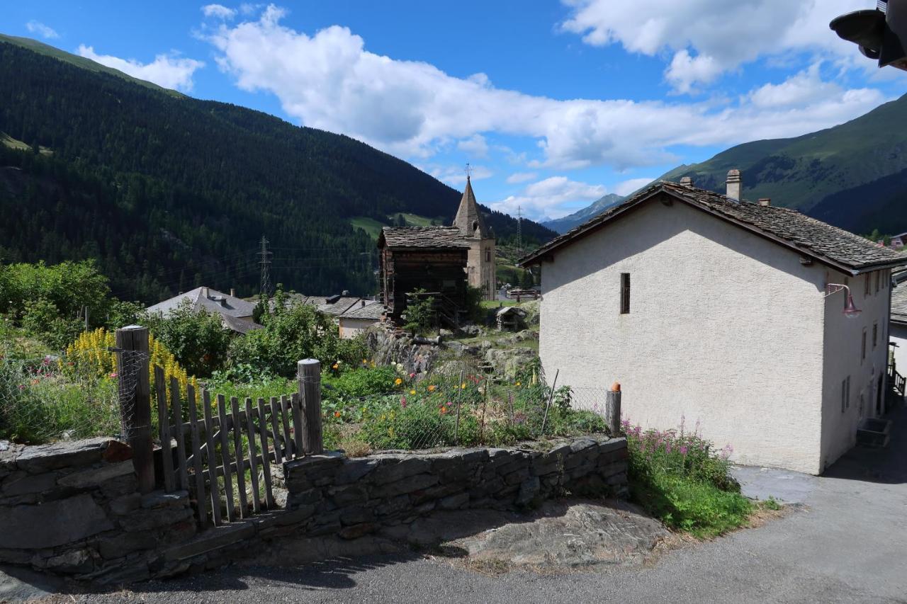 Bourg-Saint-Pierre : Le Cachet D'Antan Apartment Екстериор снимка